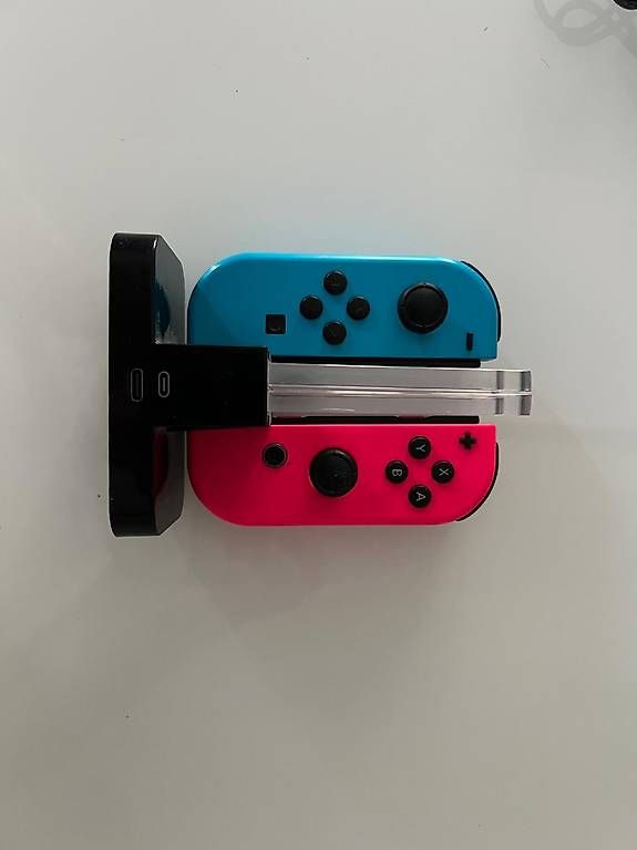 Konsolen: Nintendo Switch mit viel Zubehör %%% – Gebraucht aus Muttenz von anna123 3