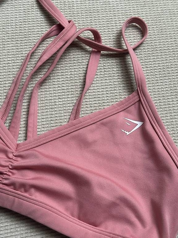 Top: Brassière GymShark – Nuovo e nell'imballaggio originale da Chardonne venduto da str_fq98 1
