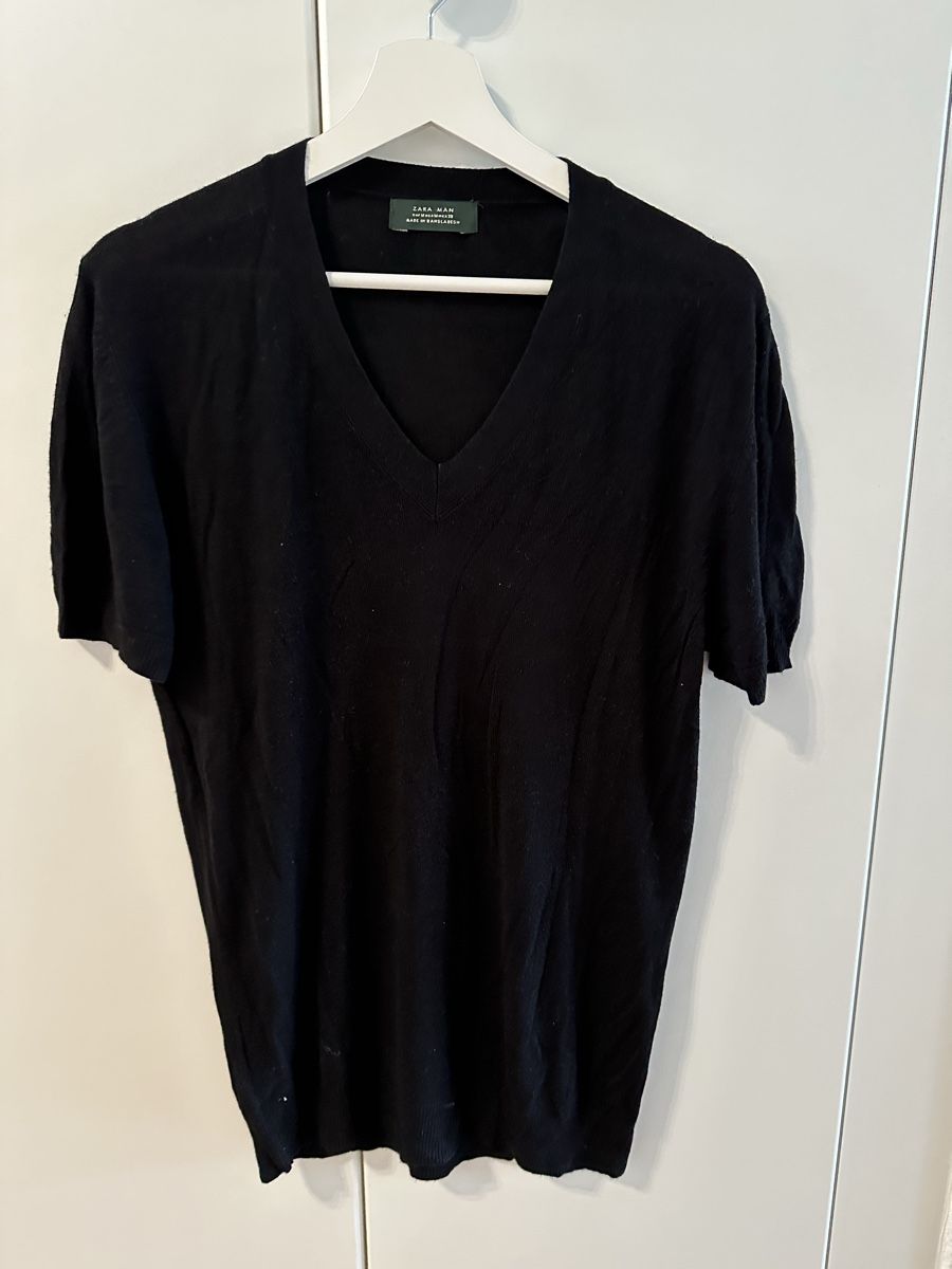 Zara T-Shirts: T-Shirt von Zara – Gebraucht aus Volketswil von ben_9s6x