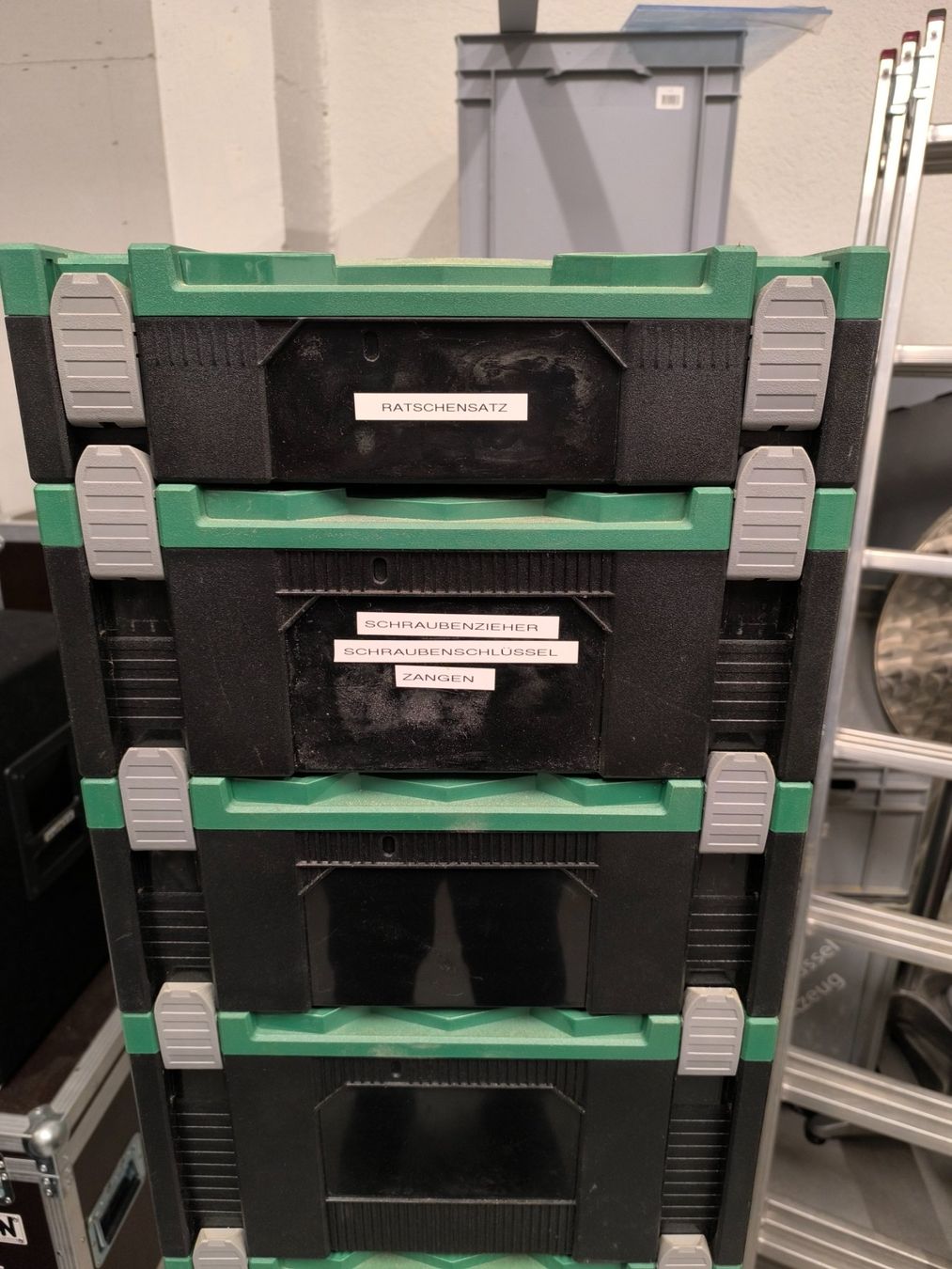 Valigie & Borse: Hitachi System Boxen mit Trolly – Usato da Spiez venduto da Niceshop 1