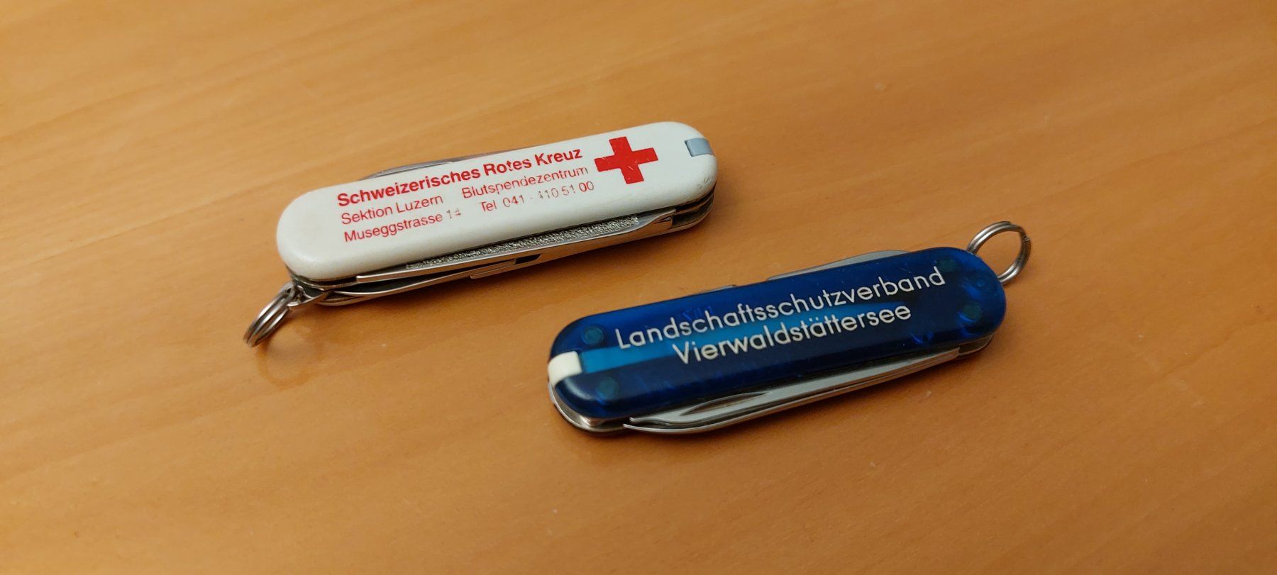 Victorinox Taschenmesser: VICTORINOX 2 Classic Knifes Sonderedition – Gebraucht aus Rotkreuz von CLASAX 6