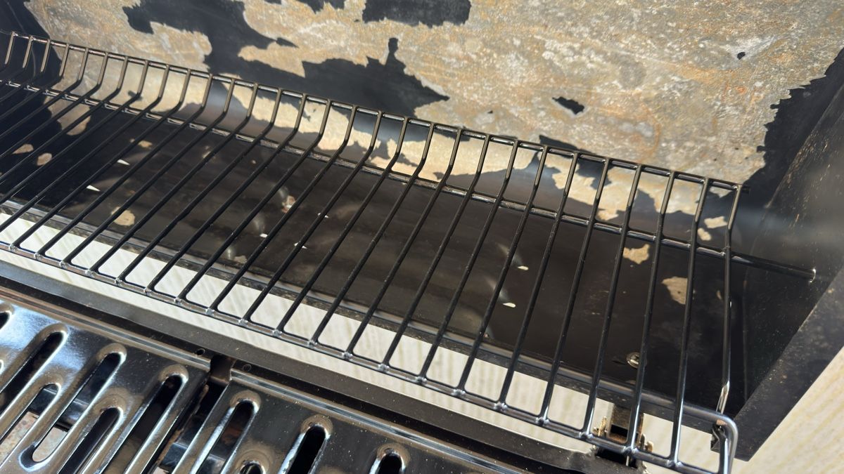 Grills: Gasgrill mit Seitenkocher – Gebraucht aus Galgenen von PhilM. 4