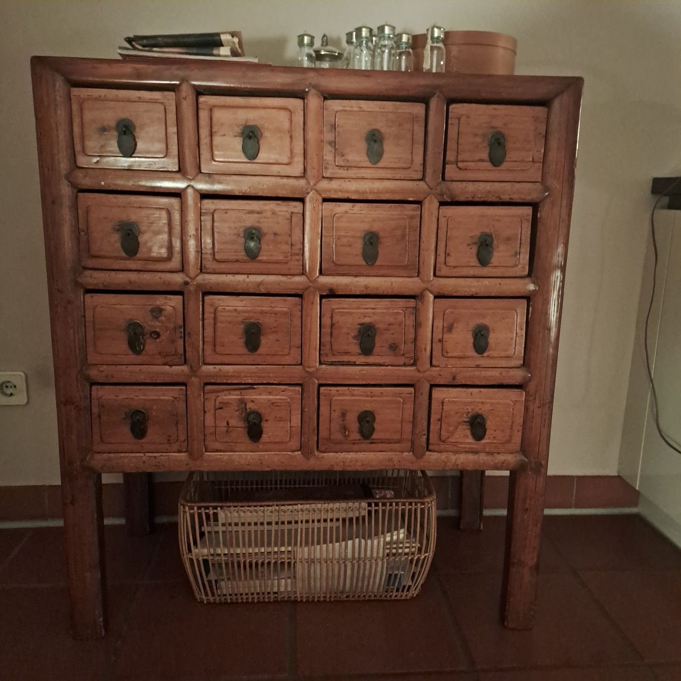 Armadi: Antiker Apothekerschrank China – Usato da Ossingen venduto da Schaffhausen333 2