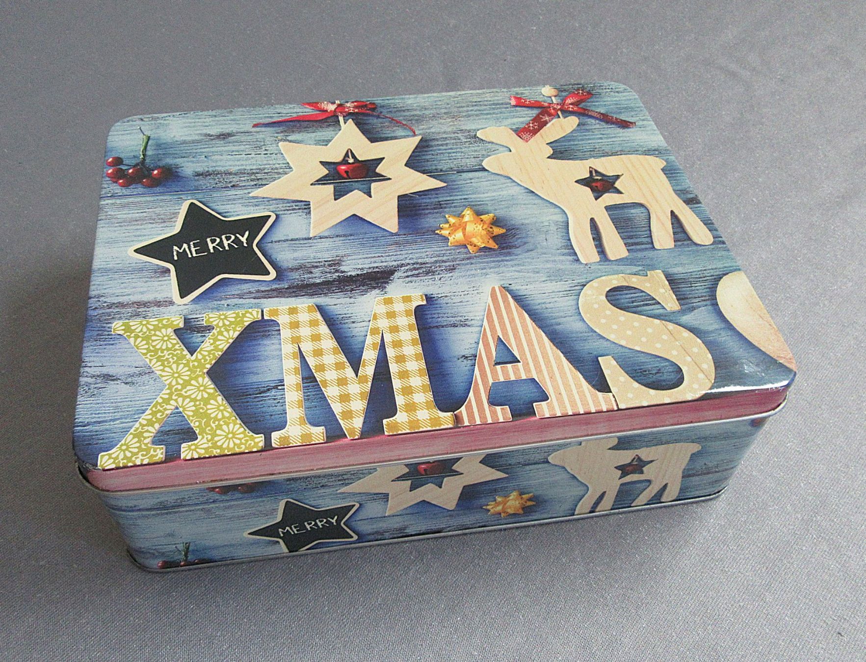 Autres décorations & accessoires: Blechdose mit Weihnachtsmotiv - Keksdose – D'occasion à Auenstein par Padabimbim
