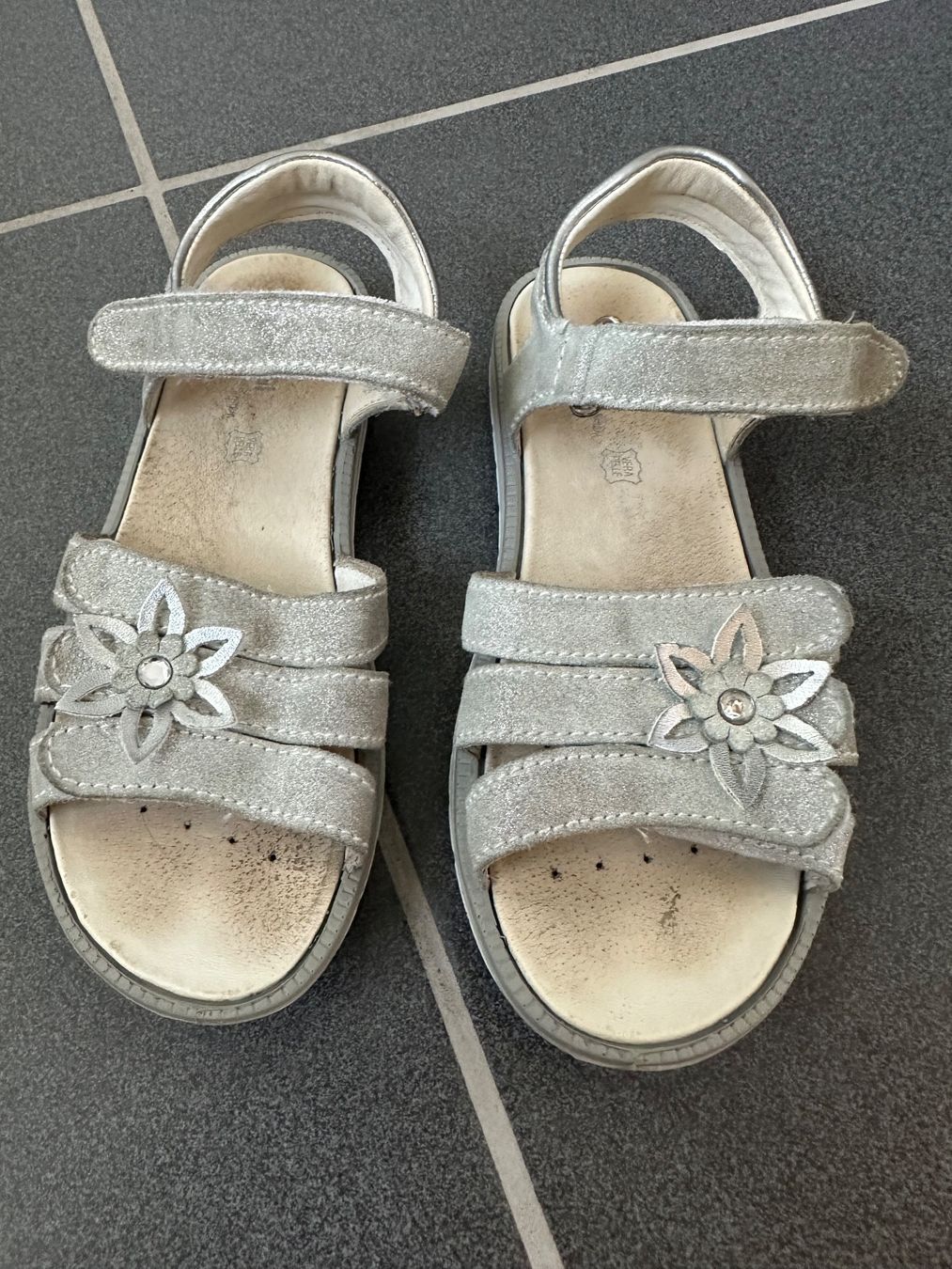 Scarpe per ragazze: 5 Paar Mädchen Sommer Schuhe Gr.36 – Usato da Jonschwil venduto da Tschibo73 3