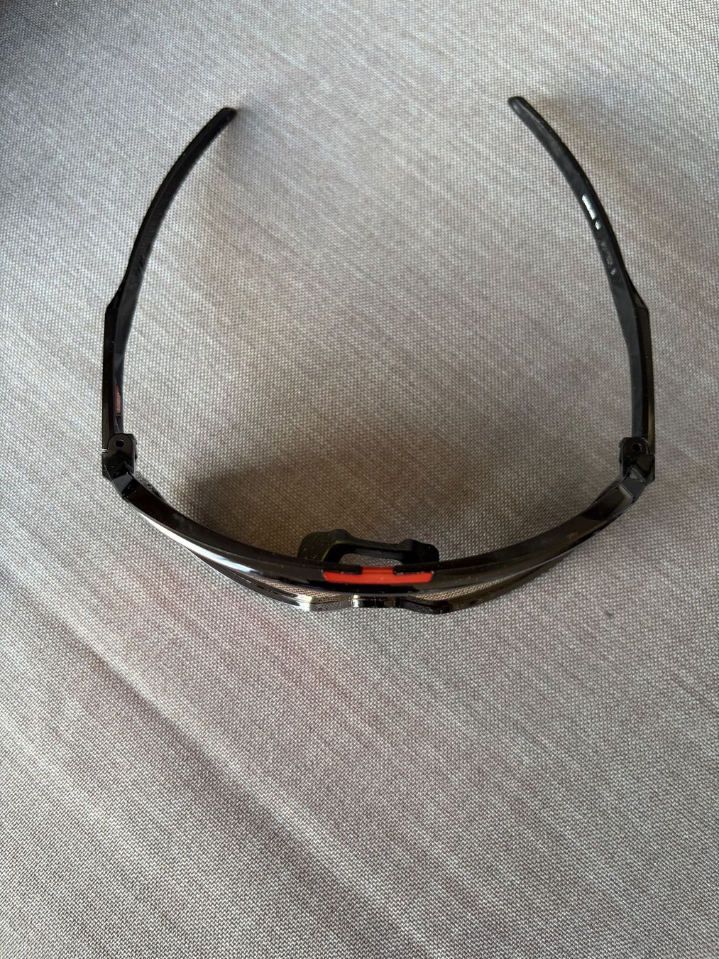 Oakley Occhiali & Lenti: Oakley Sutro S – Usato da Besenbüren venduto da tshirt 4