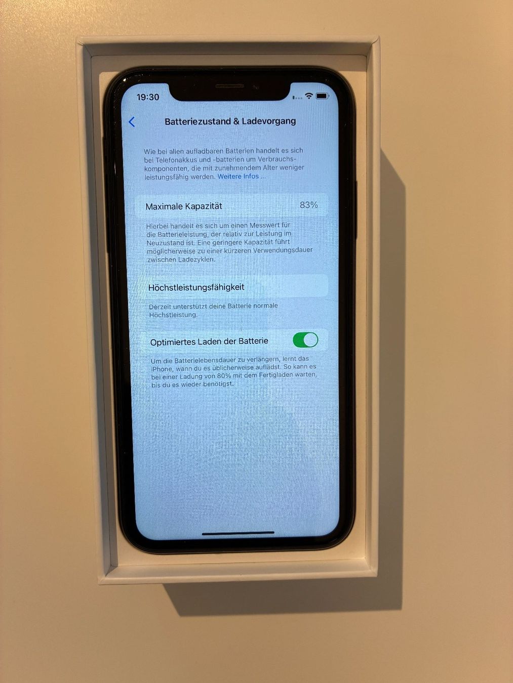 Apple Telefoni cellulari / Smartphones: iPhone XR Schwarz 64 GB – Usato da Basel venduto da asprion 3