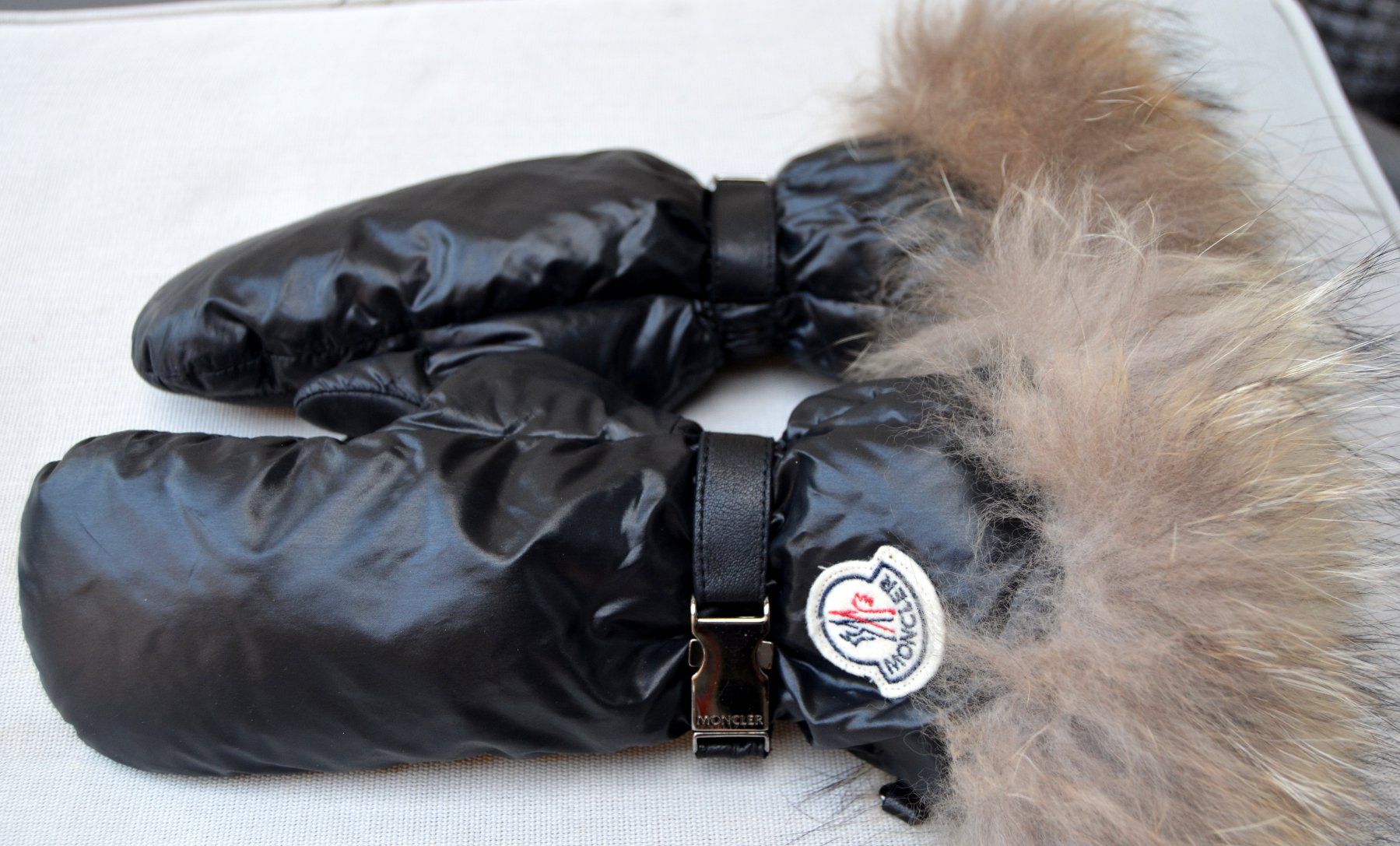 Moncler Guanti & manicotti: Moncler Fausthandschuhe / moufles S – Usato da Collonges venduto da Auganien 4