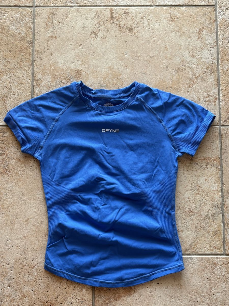 T-Shirts: Dfyne impact short sleeve top – Neu (gemäss Beschreibung) aus St-Prex von Chiaralop