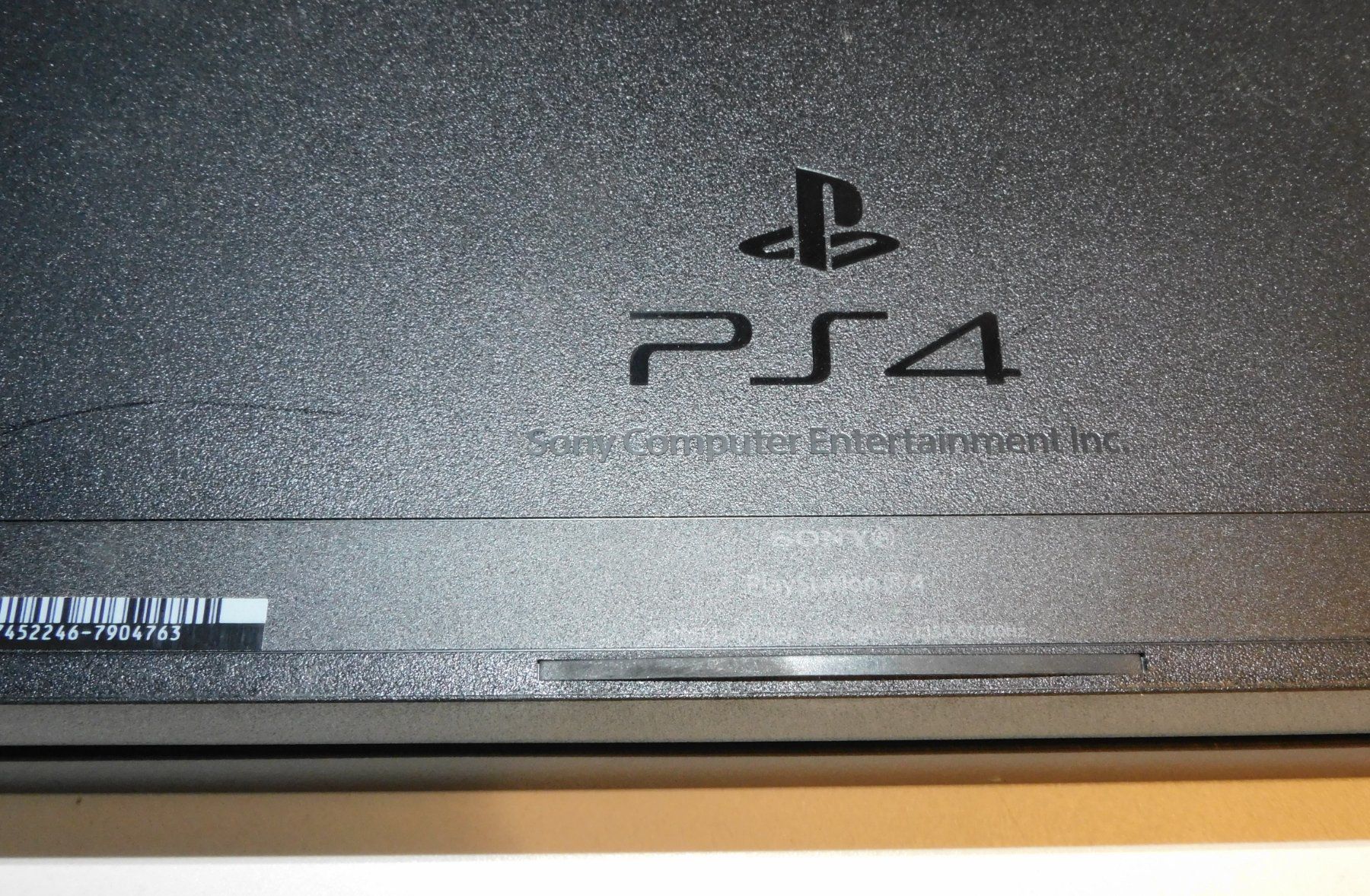 Sony Konsolen: PS 4 Konsole 2 Controller u 5 Spiele PS 4  funktioniert – Gebraucht aus Sursee von 76 1