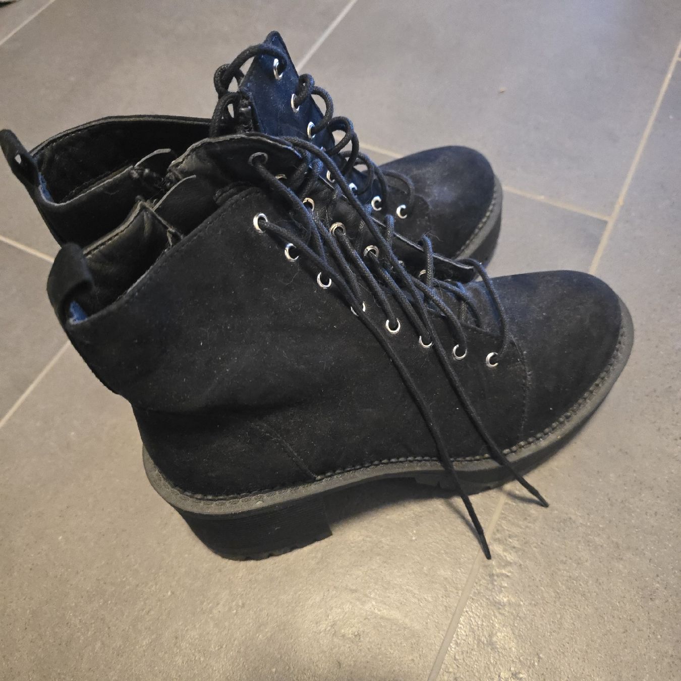 Damenschuhe: Bottines noires – Neu (gemäss Beschreibung) aus Zürich von lar_d9pc