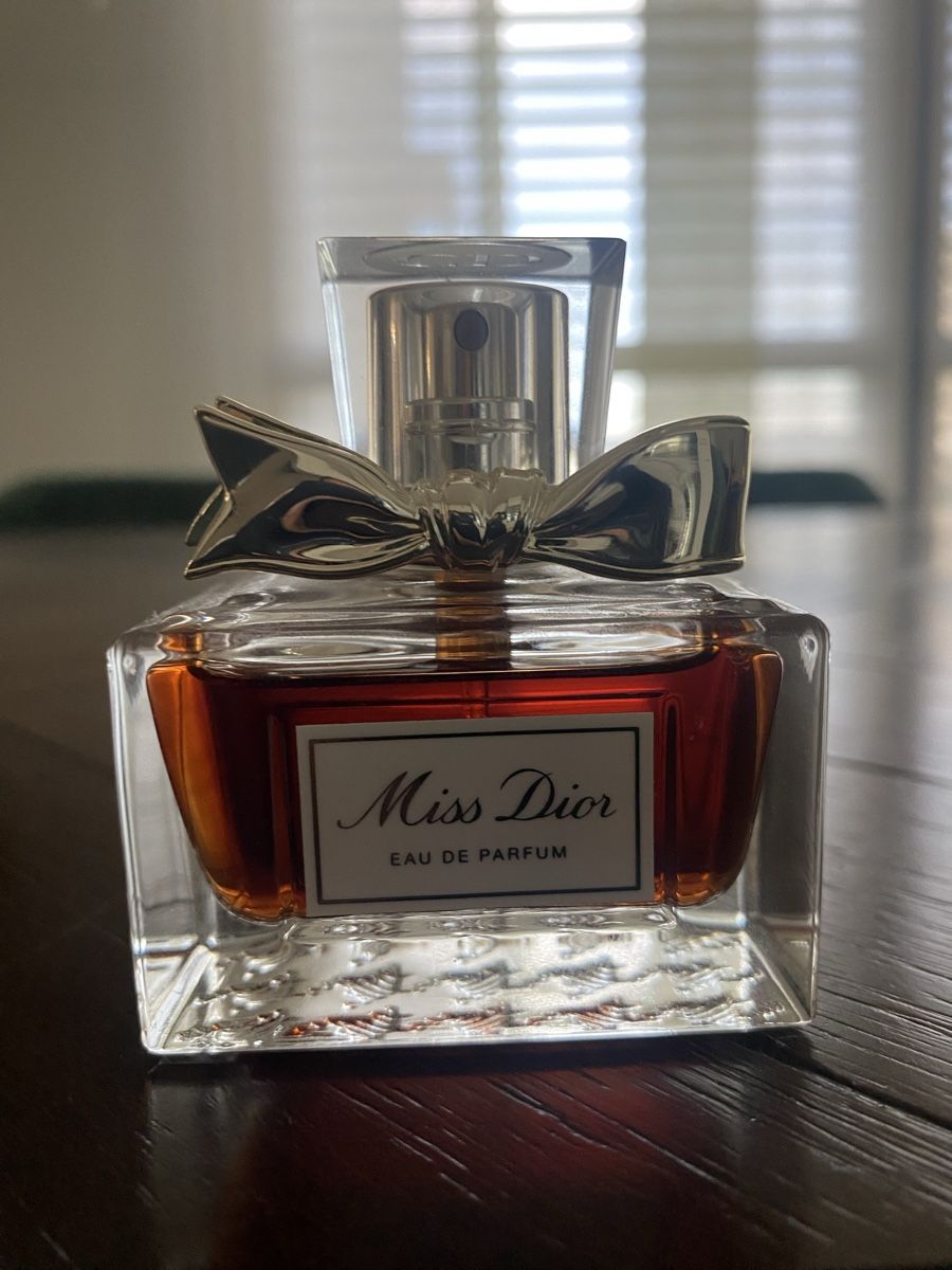 Dior Parfums & Eau de Toilette: Miss Dior Eau de Parfum – D'occasion à Oberlunkhofen par stefaniesofia_