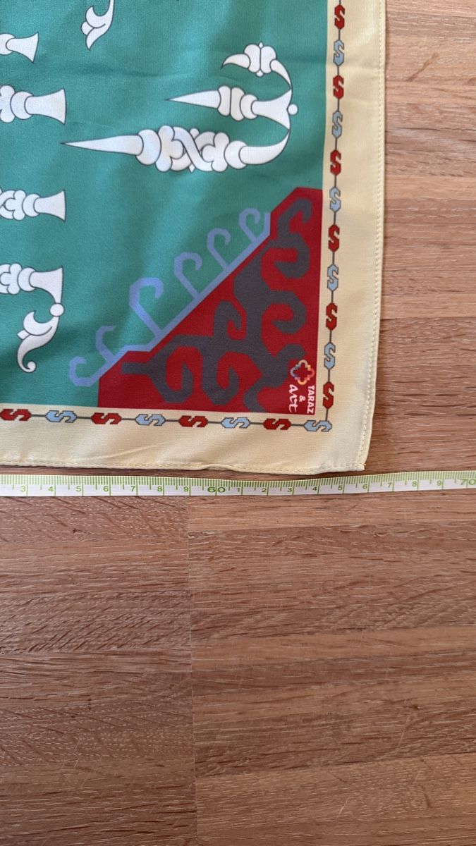 Foulard & Sciarpe: Unique Taraz Art Scarf - Stylish Spring Accessory! – Nuovo (secondo la descrizione) da zug venduto da Inaar 1