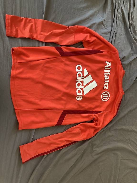Adidas Pulls & Sweat-shirts: Fc Bayern Trainingspullover in Größe S unisex – D'occasion à Zürich par tit_cl6w 1