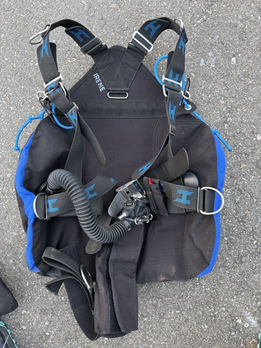 Halcyon Respiratori & Giubbotti: Tauchen: Halcyon Zero Gravity Harness – Usato da Dübendorf venduto da Flauschiii