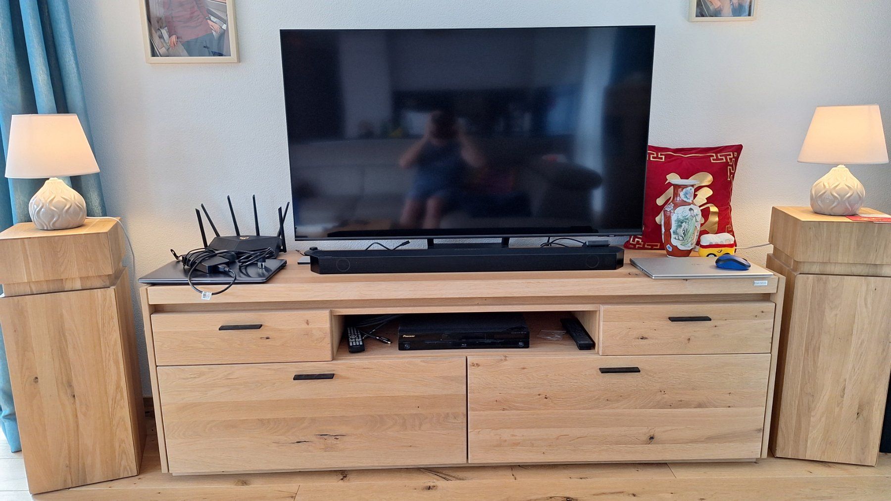 Mobili TV: TV-Möbel Lowboard Wildwuchs-Kerneiche Eiche 192 cm – Usato da Cazis venduto da RolfEggi