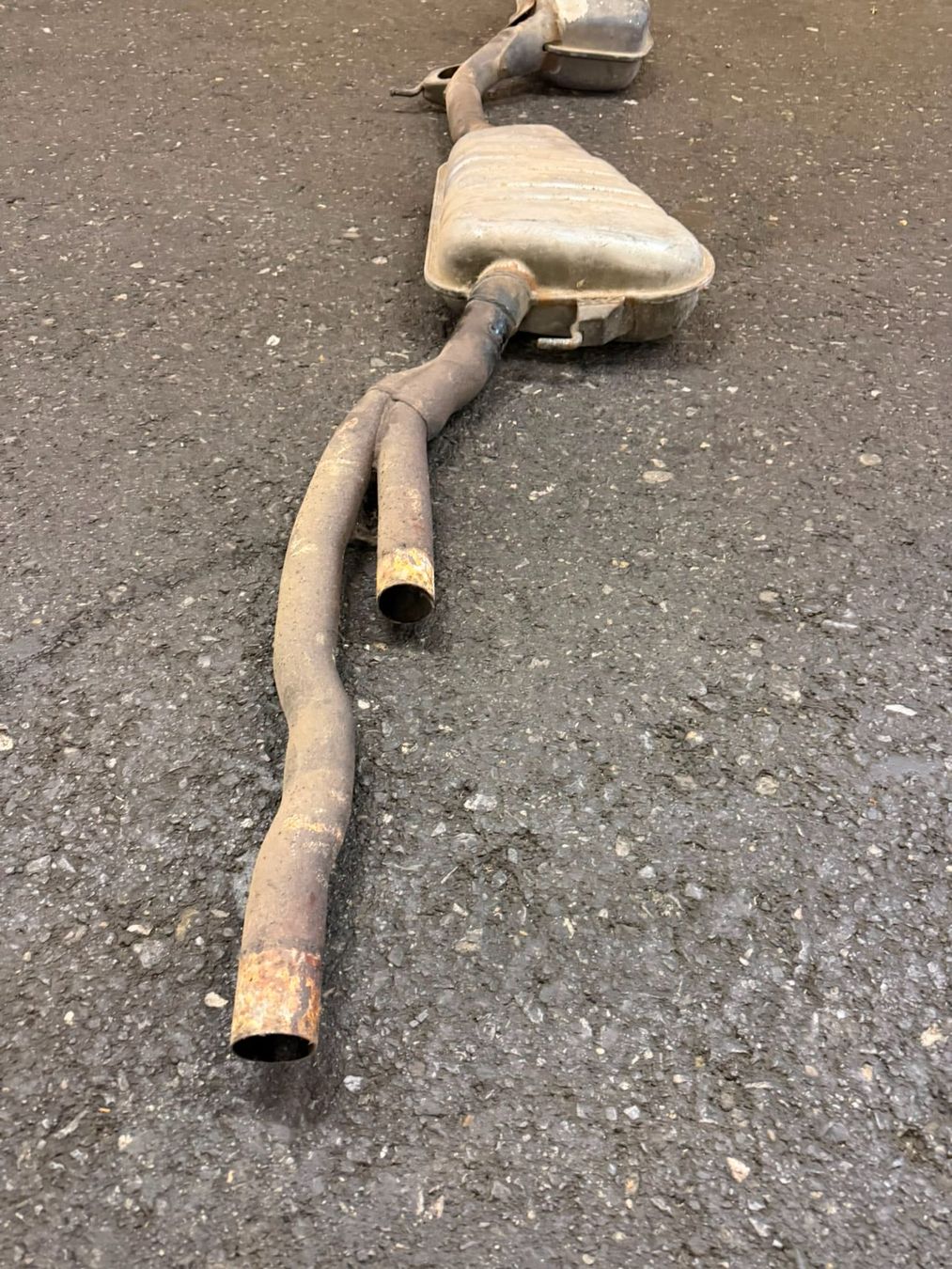 Audi Sistemi di scarico: Originale Auspuffanlage Audi S4 B5 ab 1.- – Usato da Altendorf venduto da Faessler04 1