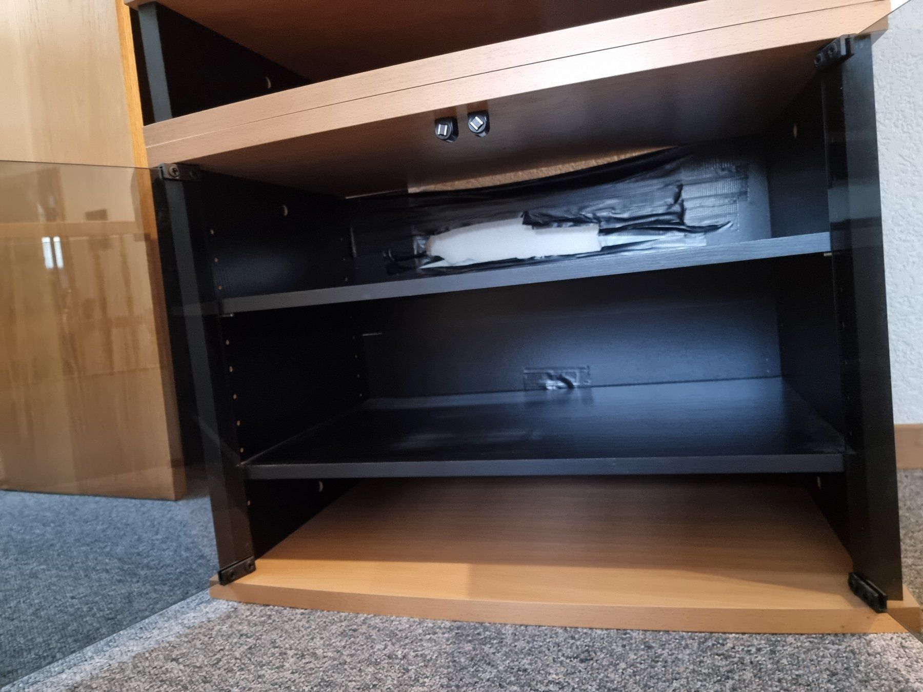 TV Möbel: Fernsehmöbel mit 2 Glastüren – Gebraucht aus Reigoldswil von Rueschelrutscher 6