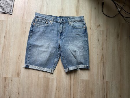 Short en jean Levi's 511 bleu W34 neuf 