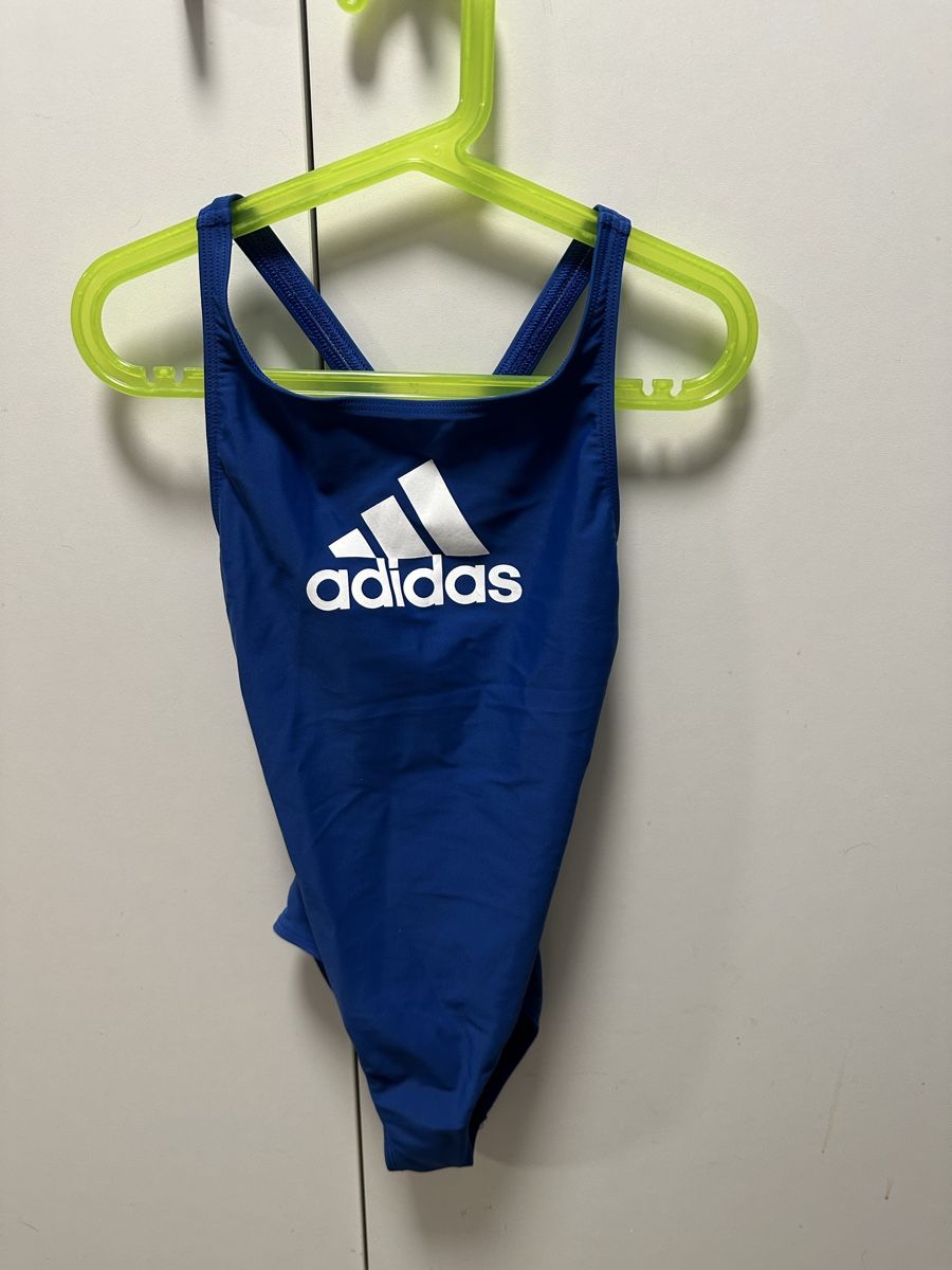 Badekleider & Bikinis: Adidas Badeanzug Grösse 152 – Gebraucht aus Busswil von billib