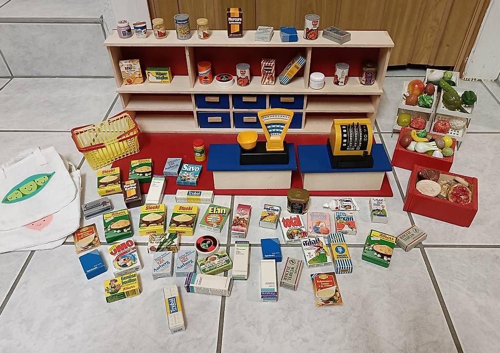 Spielzeuge: Spielwarenladen mit diversen Zubehören – Gebraucht aus Münchenstein von Bouba3 1
