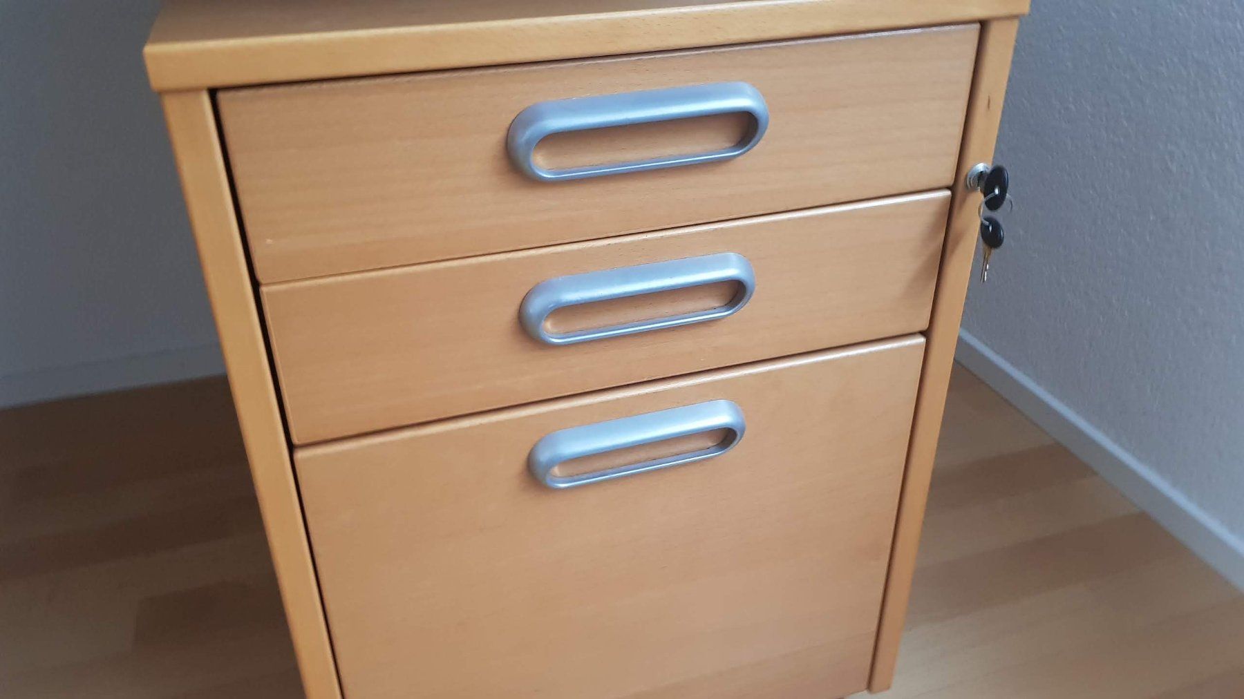 Schreibtische: Ikea Galant Schreibtisch mit Rollcontainer und Computerrack – Gebraucht aus Erlinsbach SO von gugusli 6