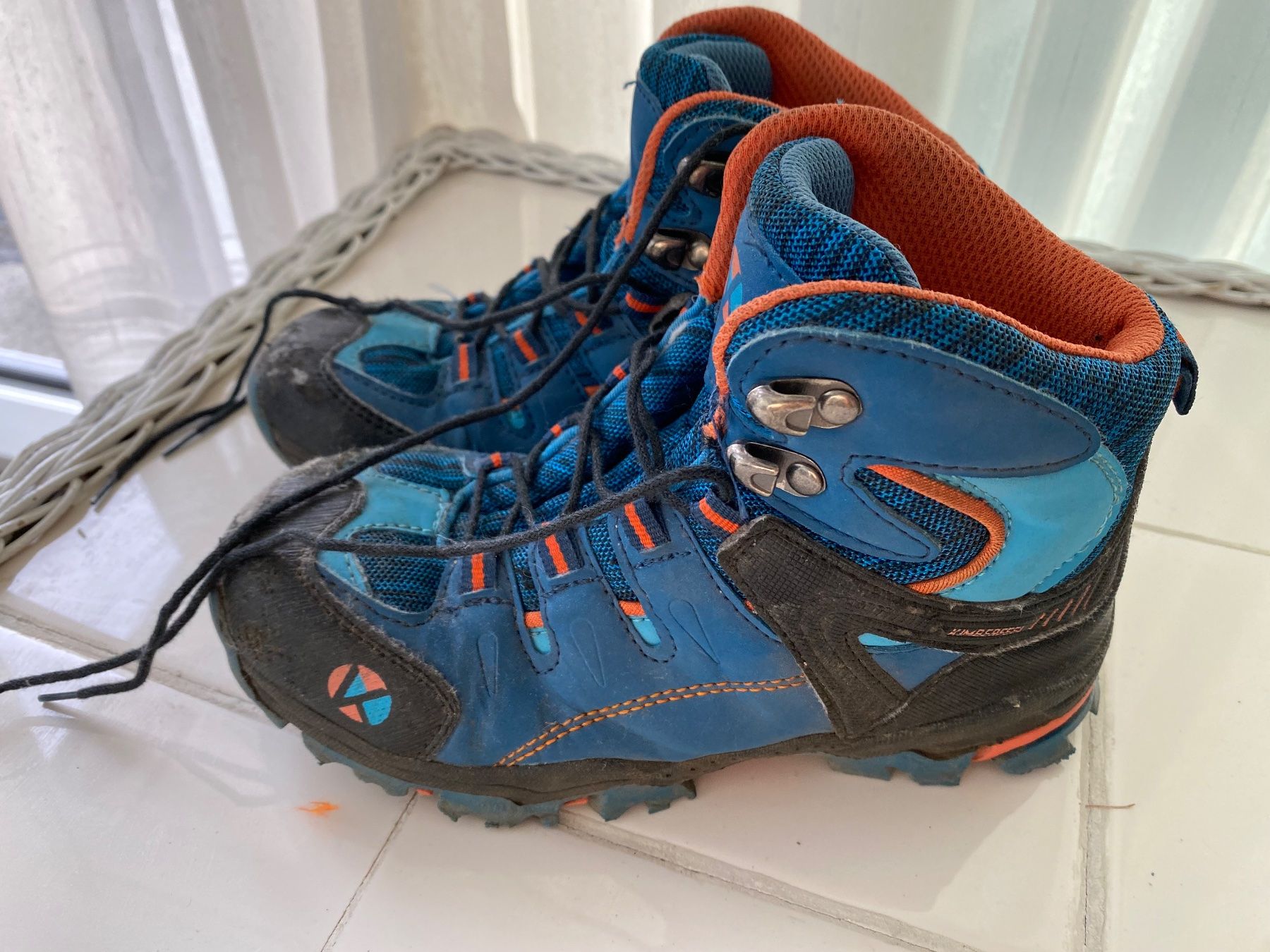 Scarpe per ragazzi: KIMBERFEEL Trekking Schuhe, Gr.32 – Usato da Vezia venduto da luce2011
