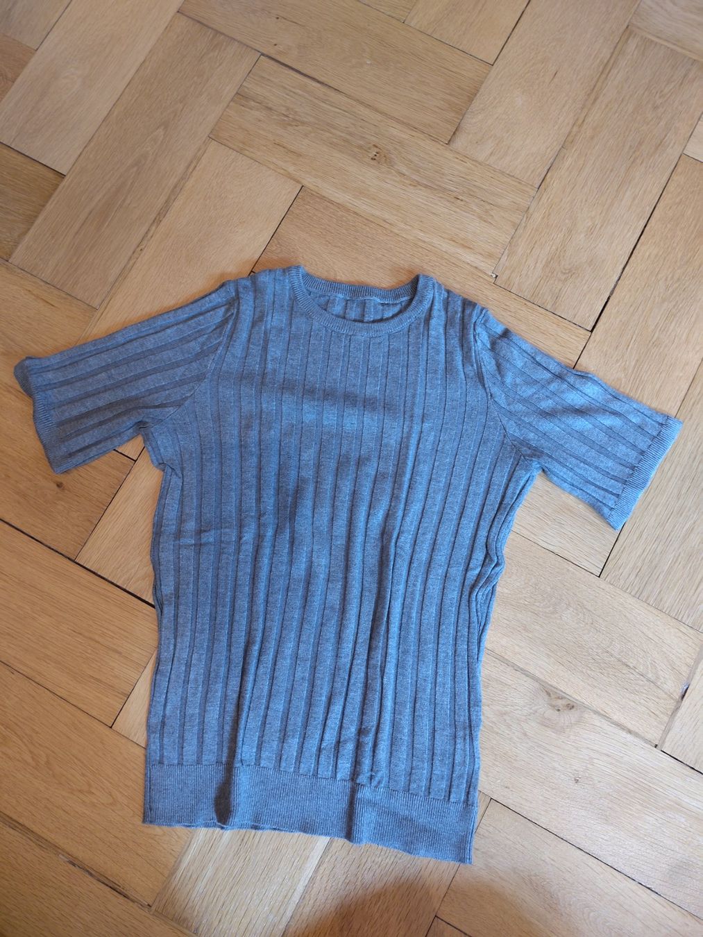 T-Shirts: T-Shirt – Gebraucht aus Bern von Linii