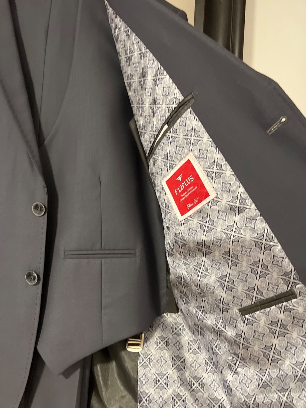 Completi: Anzug Herren dreiteilig – Nuovo e nell'imballaggio originale da Chur venduto da bauser03 1