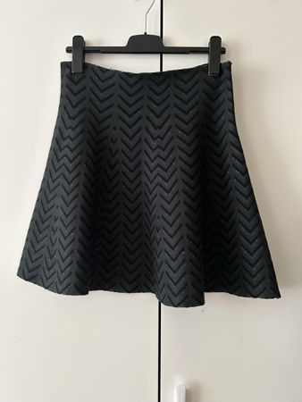 Trucco Skirt - Size L - Black Chevron - Great Condition!