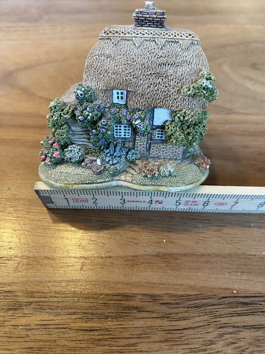 Tutte le decorazioni: Lilliput Lane Grannys Bonnet – Usato da zürich venduto da skychef
