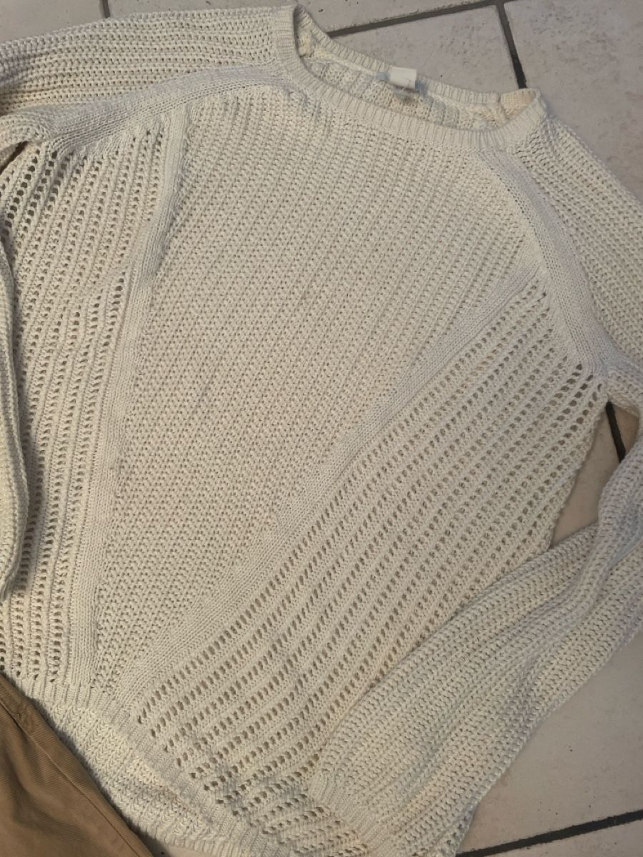 Bershka Lotti di vestiti: Bershka Jeans  Gr.38 + H&M Pullover Gr. M – Usato da Obergerlafingen venduto da cabo4 1