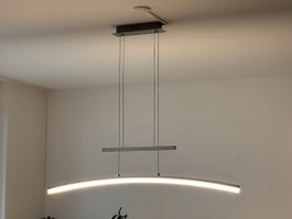 Moderne LED Pendellampe gebogen dimmbar