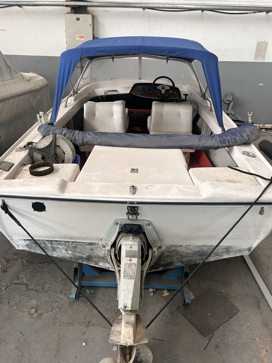 Cranchi Bateaux: Barca a motore CRANCHI P500 – Défectueux à Carabbia par lou_djg8 2