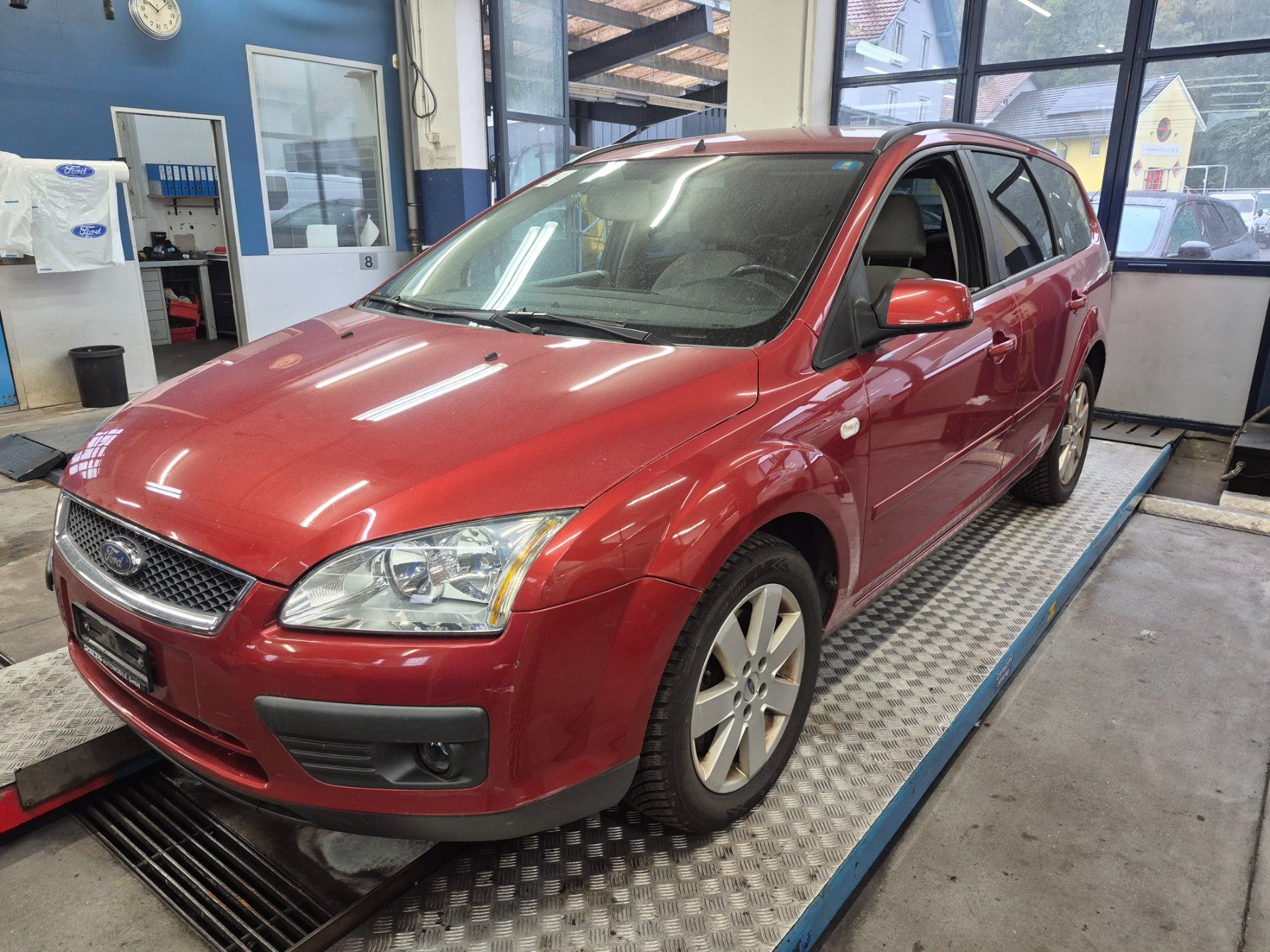 Ford Automobili: Ford Focus 2.0i 16v – Usato da St. Margrethen venduto da Autozentrum1 1