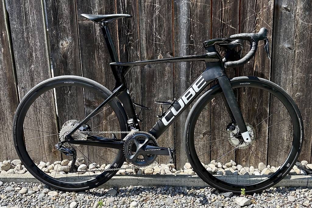 Cube Vélos: CUBE LITENING C:68X PRO Aero-Rennrad – D'occasion à Sins par Memisli
