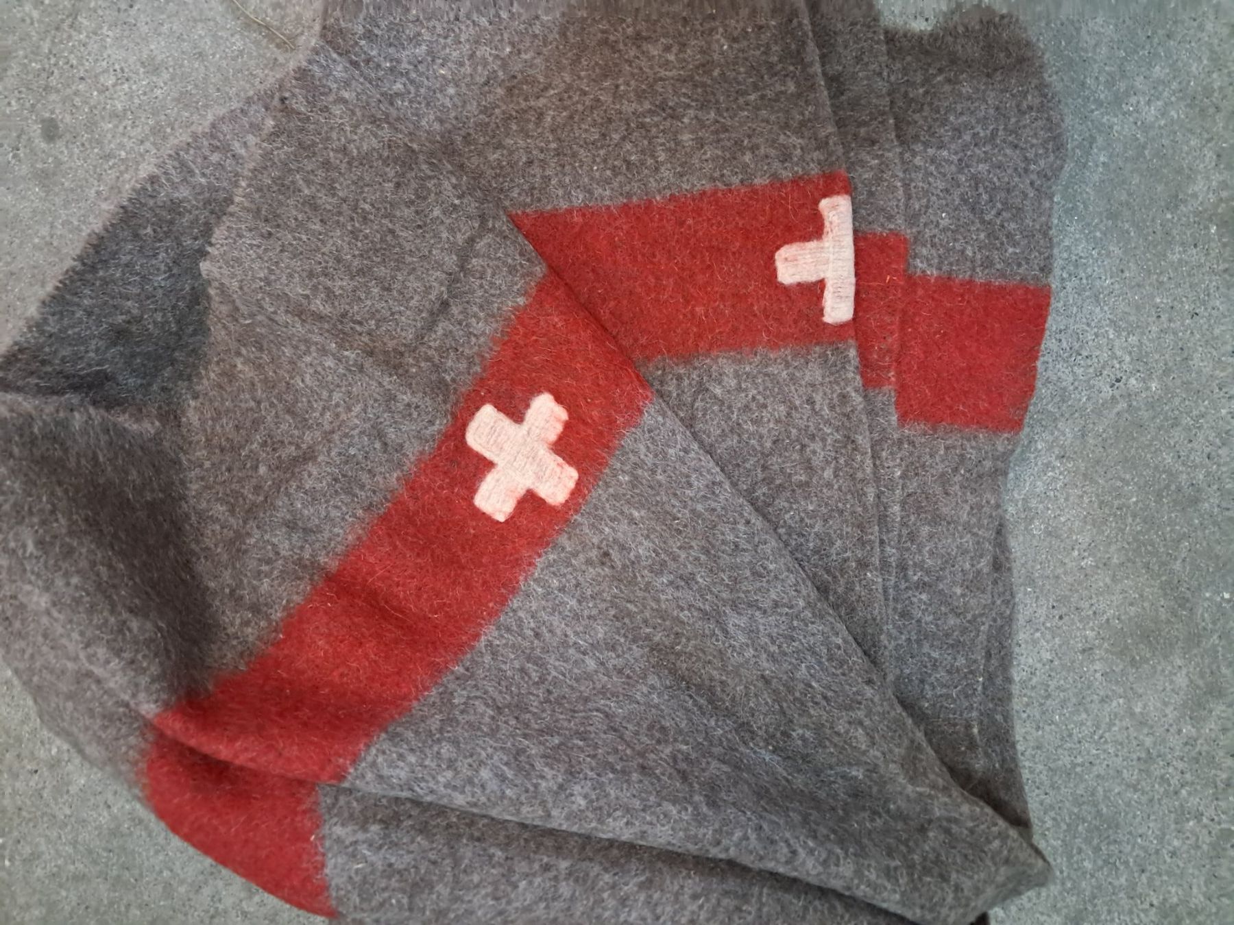 Schweizer Armee Coperte: Original Schweizer Armeedecke, Militärdecke, Wolldecke – Usato da Zürich venduto da Lia107