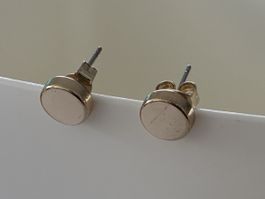 Ohrstecker, rund, goldfarben mit hellrosa Einlage