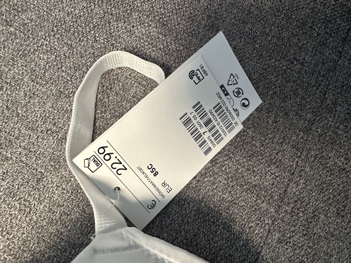 H&M Altra biancheria intima: Set H&M BHs, Grösse 85C, Neu mit Etikett – Nuovo (secondo la descrizione) da Liestal venduto da ichjel 7