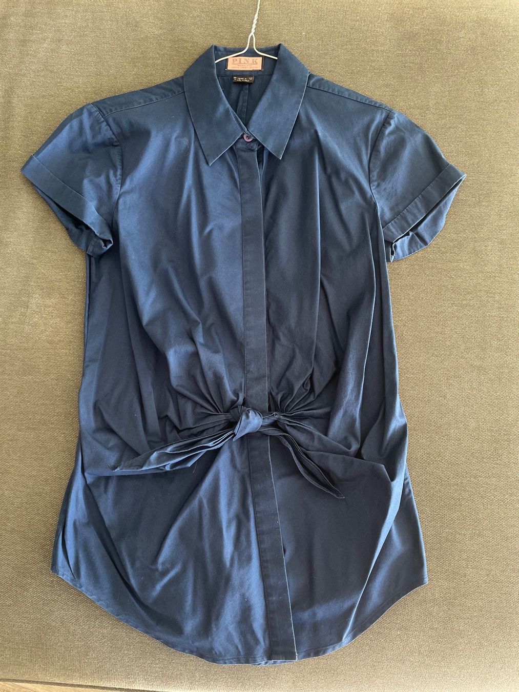 Top: Thomas Pink summer shirt UK8 – Usato da Pully venduto da Sell_it_all