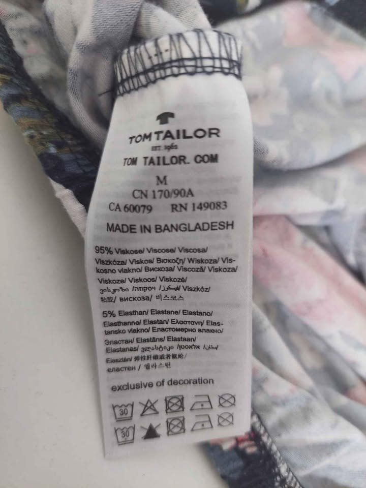 Tom Tailor T-shirt: Blumen Shirt Tom Tailer – Nuovo (secondo la descrizione) da Aarburg venduto da Hystoria 4