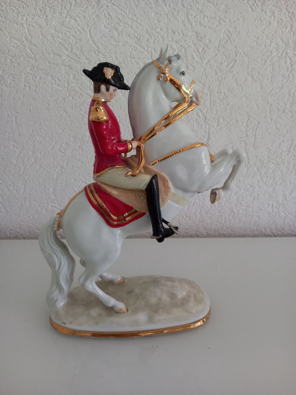 Figuren: Porzellanpferd mit Reiter – Gebraucht aus Binningen von trovata 1
