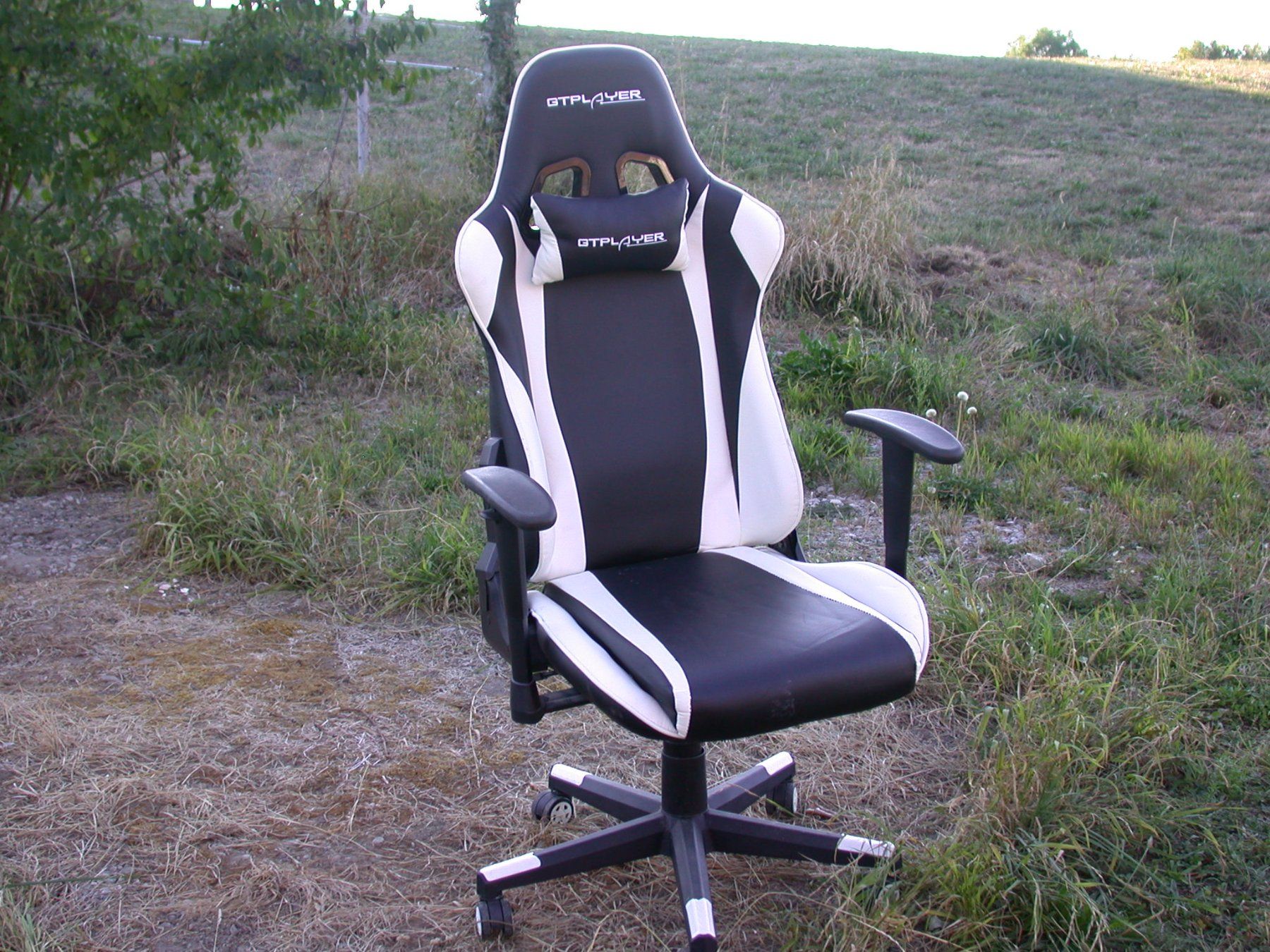 Stühle: Gamingstuhl Bürostuhl – Gebraucht aus Niederwil SG von Beinhart954