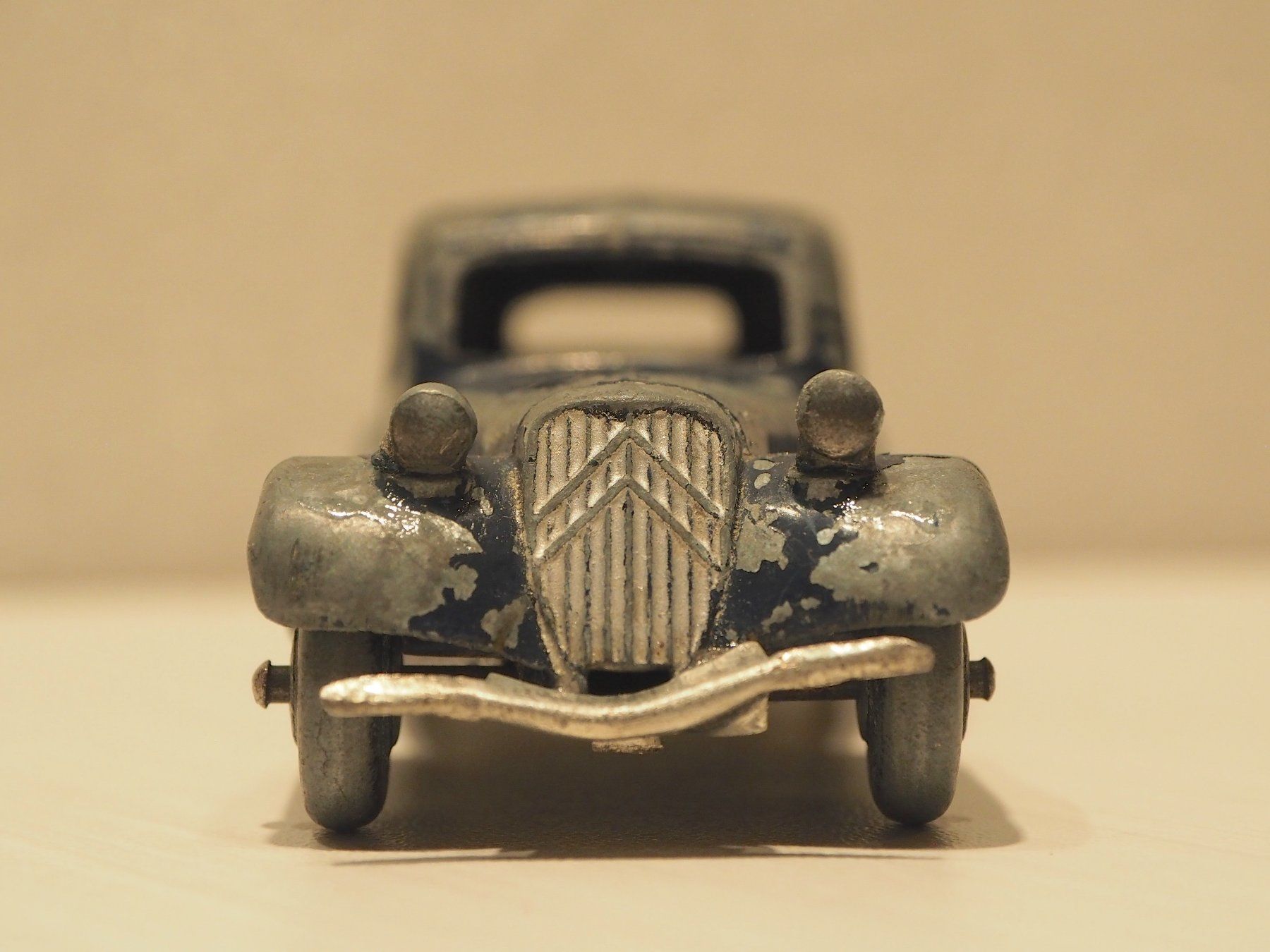Ancienne Dinky Toys Citroën Traction 11 BL Avec Malle - Noir, échelle N, 24, Occasion