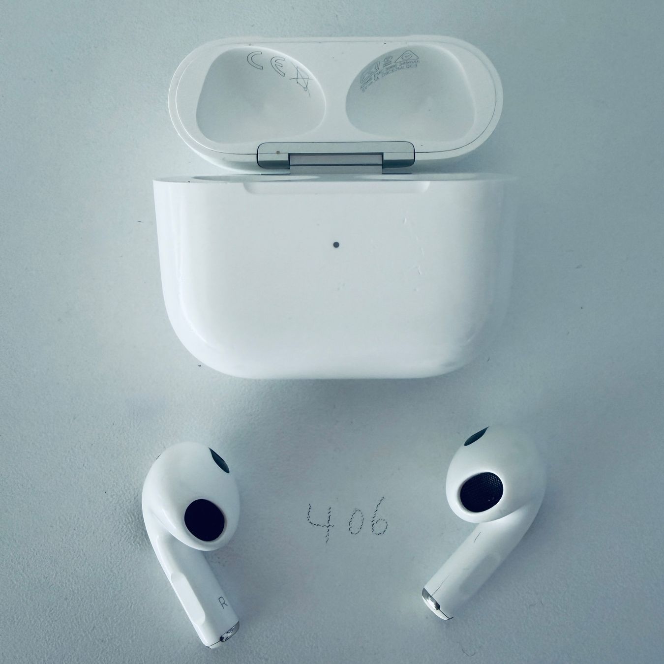 Apple Cuffie: Original Apple AirPods 3 Gen. Kopfhörer mit MagSafe Case – Usato da Basel venduto da MY.AIRPODS.SHOP 1