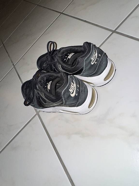 Nike Scarpe da donna: Schuhe – Nuovo (secondo la descrizione) da Utzenstorf venduto da ana.hh 1