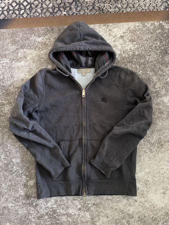 Burberry zipper