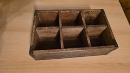 Holzkiste mit 6 Fächern rustikal braun guter Zustand