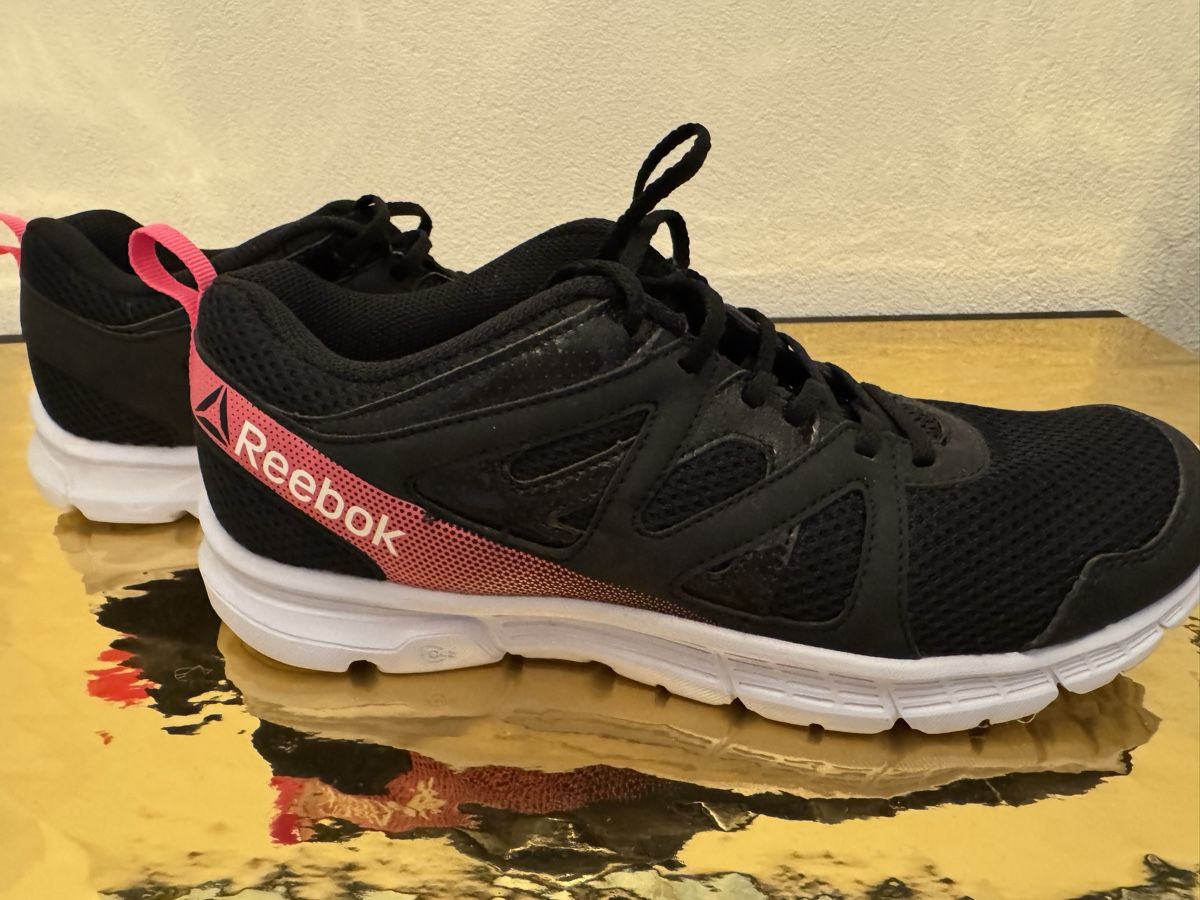 Reebok Herrenschuhe: Reebok Sportschuhe Gr. 40.5 – Neu (gemäss Beschreibung) aus Lachen SZ von artbyblondangel 1