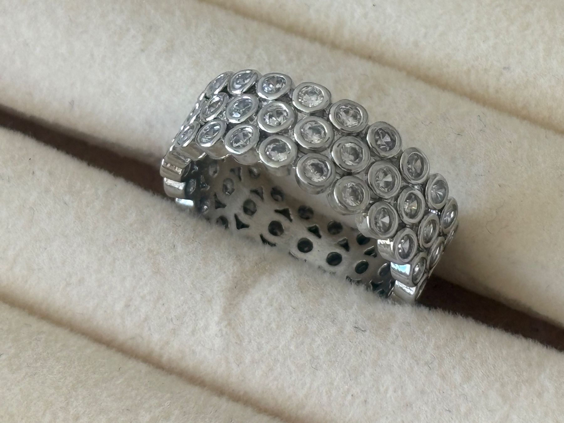 Anelli: Luxus Elegante Gr: 19:9 Ring mit  Zirkonia Farbe: Silver – Nuovo (secondo la descrizione) da Biel-Bienne venduto da Roserosse13 4